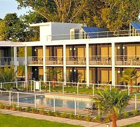 Eden Park Pau Est, Avec Piscine 3* 比赞诺