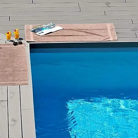 Eden Park Pau Est, Avec Piscine 3* 比赞诺